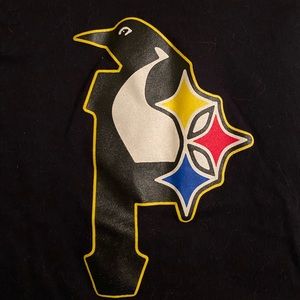 COPY - Ladies short sleeve black tee with Pittsburgh sports logo size L